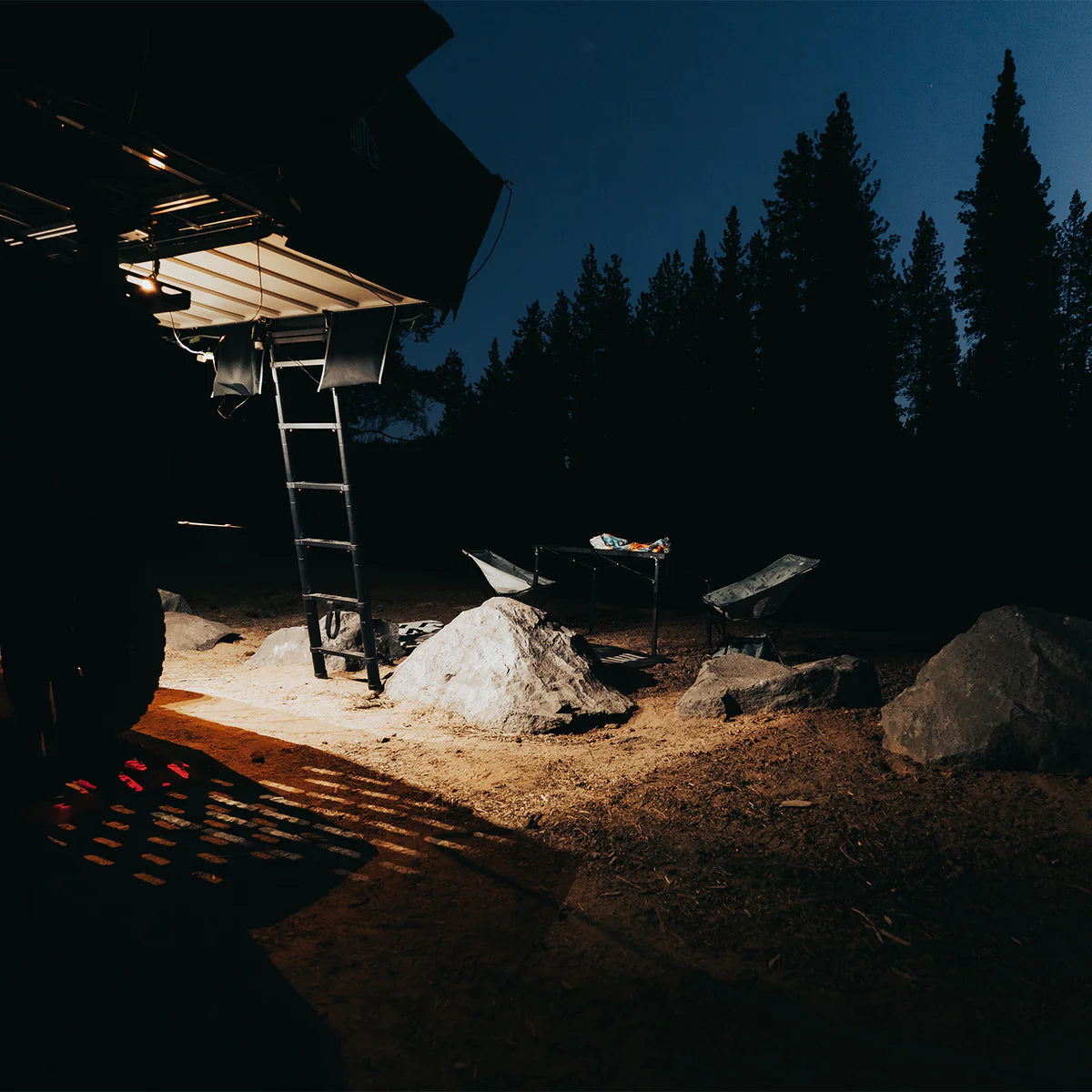 Éclairage de zone Vision X en bivouac off-road